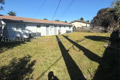 310 NE 38th St 1