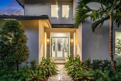 217 Gulfstream Boulevard 1