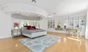 314 W Riverside Drive Photo
