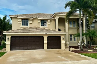 2285 Ridgewood Circle 1