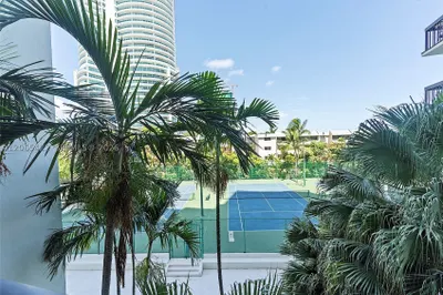 2333 Brickell Ave #315 1