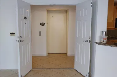 Main entrance. FoyerPrivate elevator access.