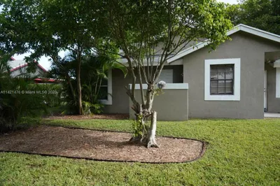 377 NW 2nd Way 1