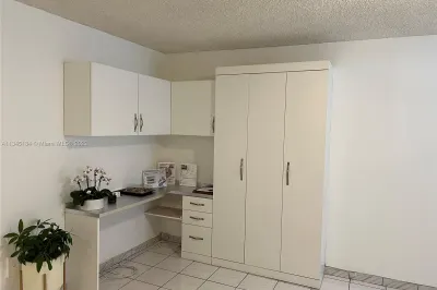 1614 West Ave #203 1