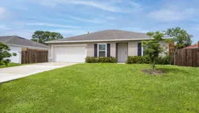 Just Listed | 162 SW Milburn Circle