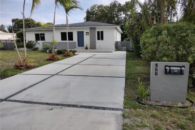 300 S Biscayne River Dr 1