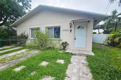 3501 SW 12 ST #3501 1
