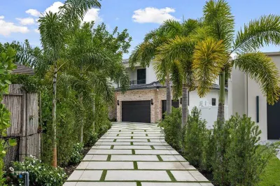 224 NW 11th Street 1