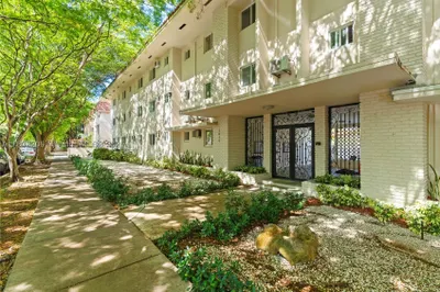 1014 Salzedo St #105 1