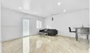 881 West Dr Photo