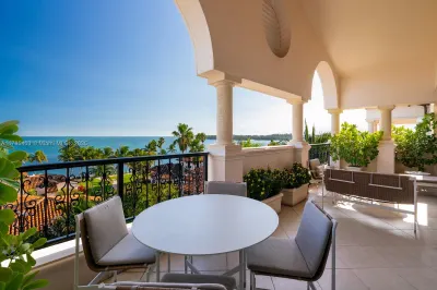 19152 Fisher Island Dr #19152 1