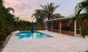 304 Circle W Photo