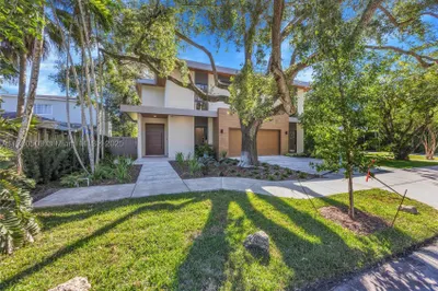 5140 SW 73rd Ter 1
