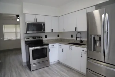 410 SW 9th Ave #1E 1
