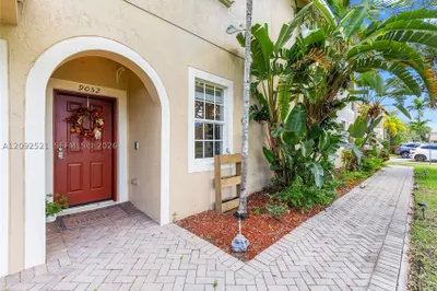 9052 Plymouth Pl #9052 1