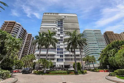 10155 Collins Ave #1605 1