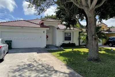 8332 SW 44th Pl 1