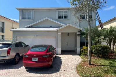 17026 NW 19th St 1