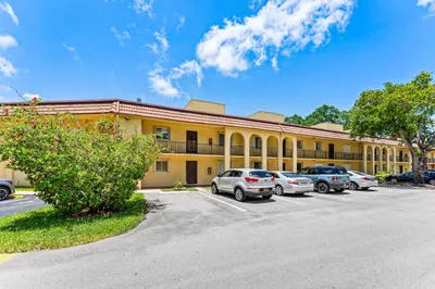 866 SW 9th Street #201 1