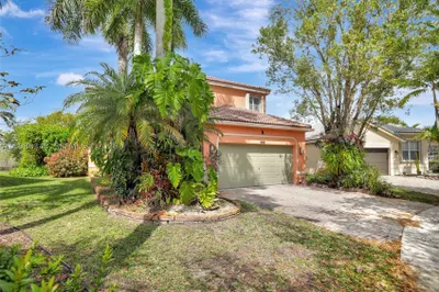 1653 Winterberry Ln 1