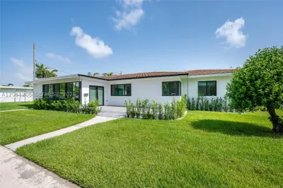 1621 S Treasure Dr 1