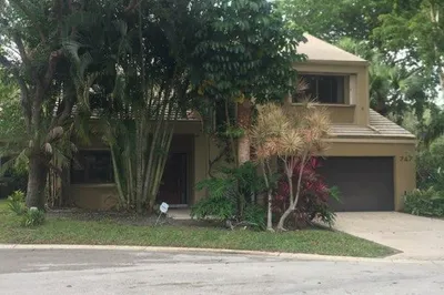 747 St Albans Drive