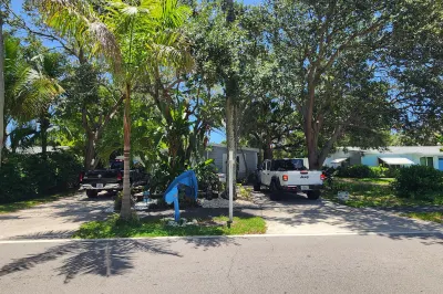 305 S Loxahatchee Drive 1