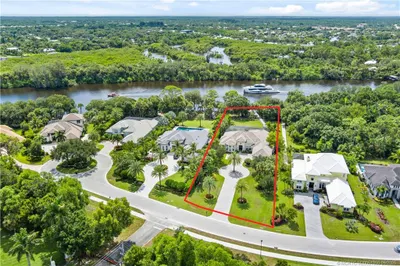 6633 SW Silver Wolf Drive 1