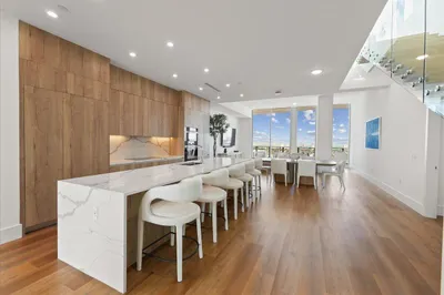 220 LAKE SHORE Drive #2406 1