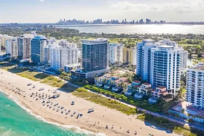 5880 Collins Ave #1004 1