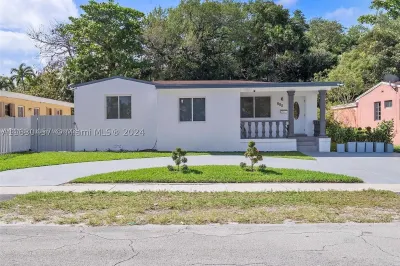 880 NE 155th Ter 1