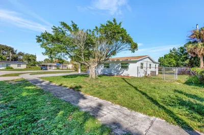 1320 Cleve H Dixon Avenue 1