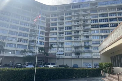 1817 S Ocean Dr #718 1