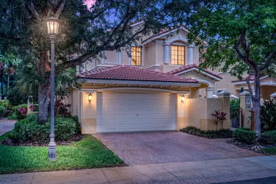 1687 Passion Vine Circle #1687 1