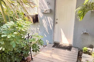 1111 N 22nd Ave #5 1