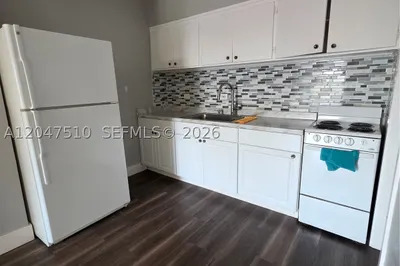 15 Esplanade Dr #B 1