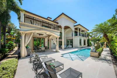 2225 W Silver Palm Road 1
