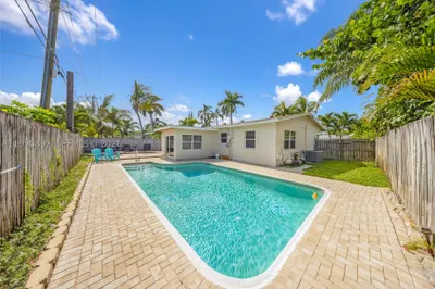 1460 NE 30th Ct 1