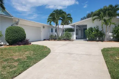 3331 NE Skyline Drive 1