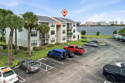 760 EXECUTIVE CENTER Drive #24 1
