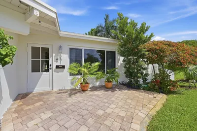 351 SW 13th Street 1