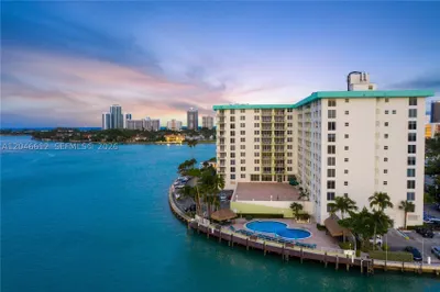 10350 W Bay Harbor Dr #8F 1