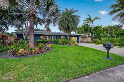 632 NW 28th Ct 1