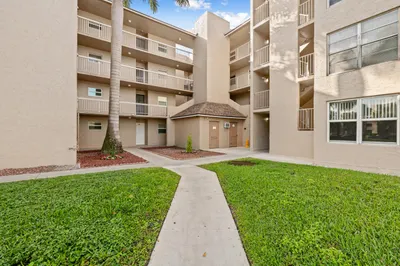 9480 Tangerine Place #102 1
