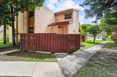 291 W Park Dr #9-201 1