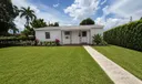 790 E 6th Pl Photo