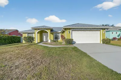 933 SW General Patton Terrace 1