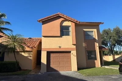 900 SW 113th Ter 1