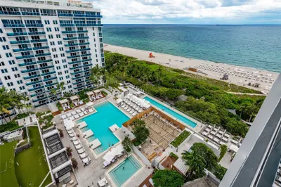 2301 Collins Ave #1615 1