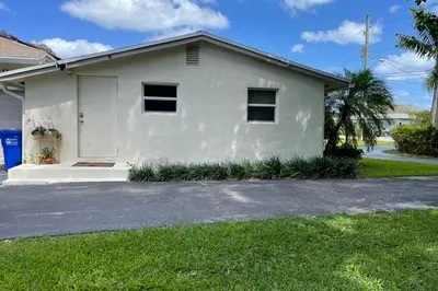 821 SW 13TH Court #1A 1